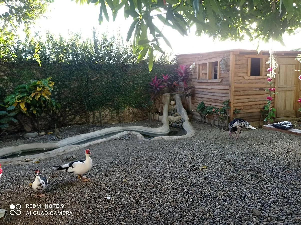 Paraiso Hortensia Ecolodge 산티아고 데 로스 카바예로스 B&B